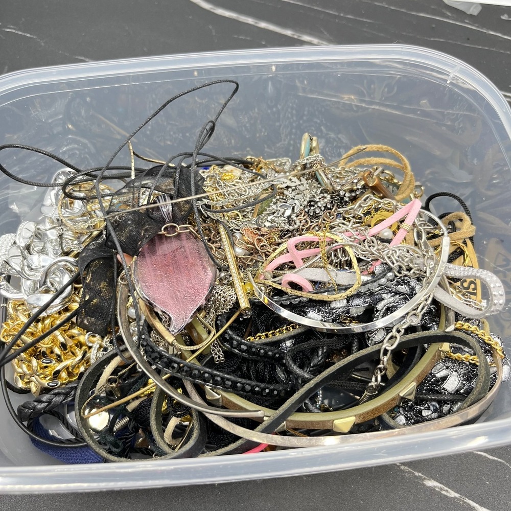 Bulk 2.990 Lb Mixed Costume Jewelry Lot Necklaces Chain Resale Craft Mixed Media